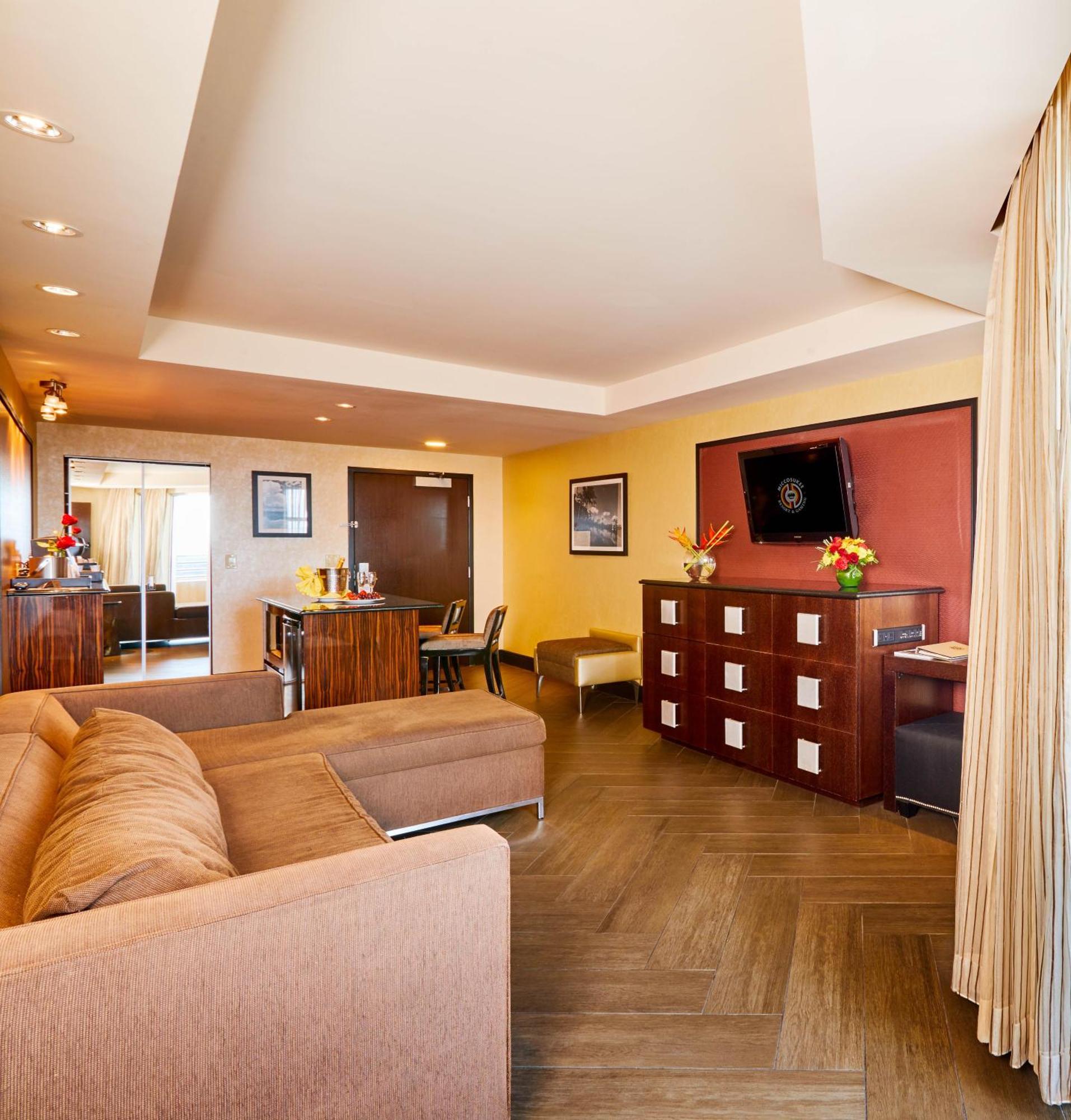 Miccosukee Casino & Resort (Adults Only) Tamiami Екстериор снимка